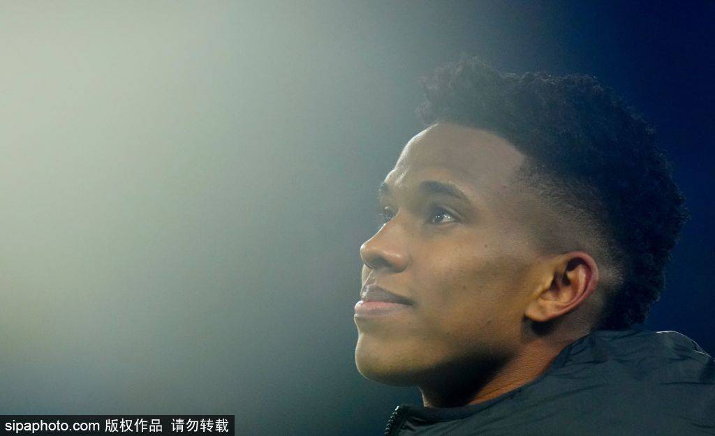 马尔默(女) vs韦克舍(女)
_本赛季切尔西青训的璀璨之星:姆赫卡·舒迈拉如何成为蓝军未来的答案