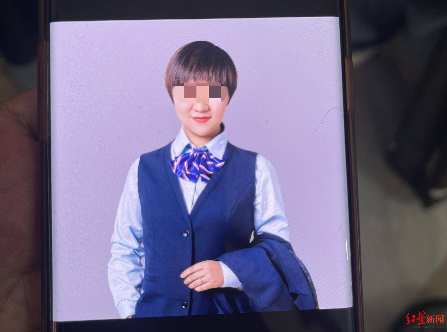 挪威vs摩尔多瓦足球_36岁银行女经理和丈夫先后自杀：生前花180万元预订豪车挪威vs摩尔多瓦足球，身后留下两个幼女丨红星调查