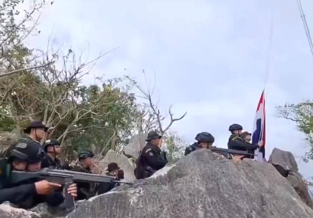 德岛漩涡vs秋田蓝色闪电_不给洪森父子拼命德岛漩涡vs秋田蓝色闪电，柬军跑了：泰国缴获中械摆一地，越南武器参战