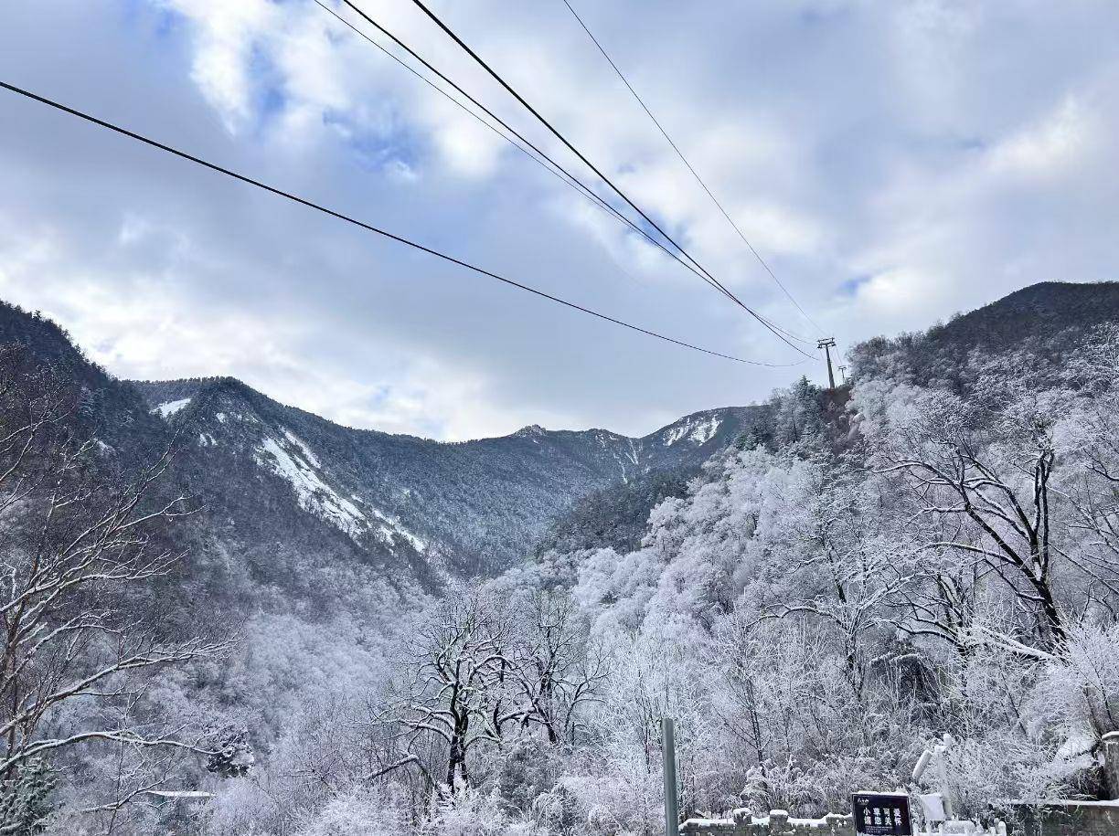 亚特兰大联2队vs迈阿密国际川队
_数百名游客夜晚滞留太白山景区数小时亚特兰大联2队vs迈阿密国际川队
,气温低至零下十几度,当地:山上突然降雪道路结冰,目前所有游客都已乘摆渡车下山