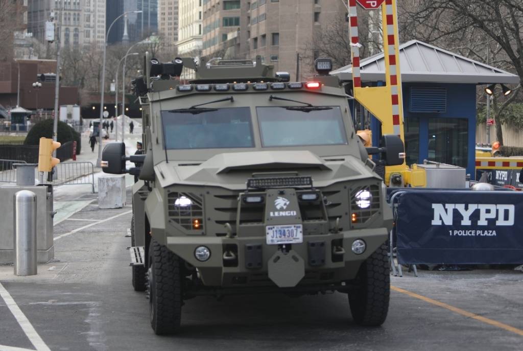 德国巴伐利亚联赛
_释新闻|马杜罗案开庭德国巴伐利亚联赛
,92岁主审法官和辩护律师都是什么来头?