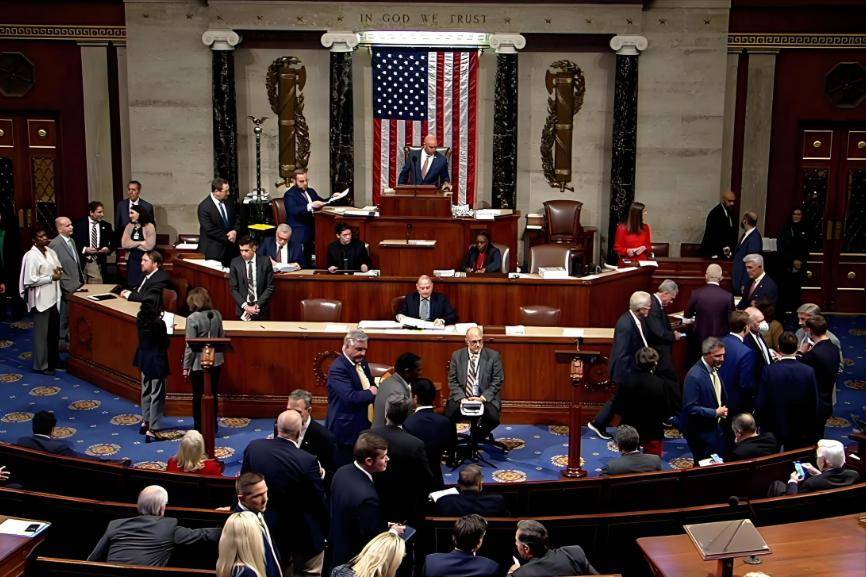 皇冠网
_52票赞成47票反对!美国投票结果公布皇冠网
,共和党五人反水,特朗普痛骂“叛徒”!