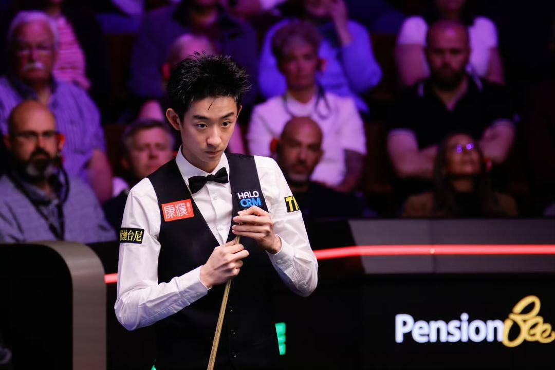 皇冠信用网怎么租_主角不止赵心童 22岁中国斯诺克小将吴宜泽创下个人最佳战绩