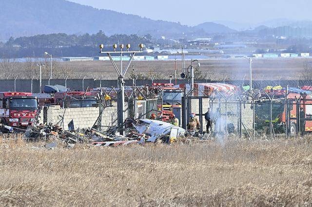 Crown Member Account Opening_韩国客机碰撞起火事故已致62人死亡