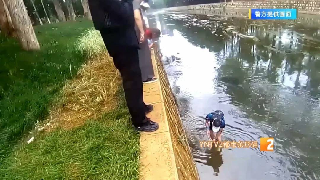 皇冠信用網会员账号
_市民在盘龙江里发现“娃娃鱼”皇冠信用網会员账号
？经确认却是……