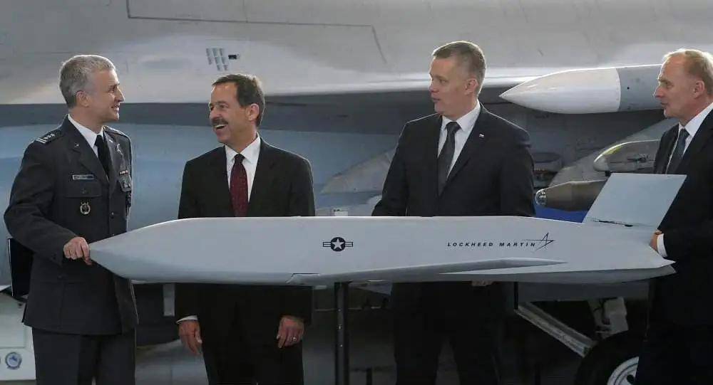 皇冠信用网足球代理_战斧导弹送到乌克兰那一天皇冠信用网足球代理,就是和普京决裂的时刻,美俄之间再无余地可退