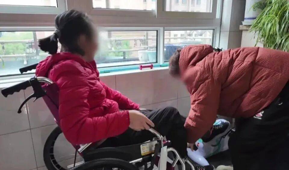 皇冠信用平台出租出售_28岁妻子突发罕见病全身瘫痪皇冠信用平台出租出售,丈夫哄骗卖婚房携款失踪,检方强势介入