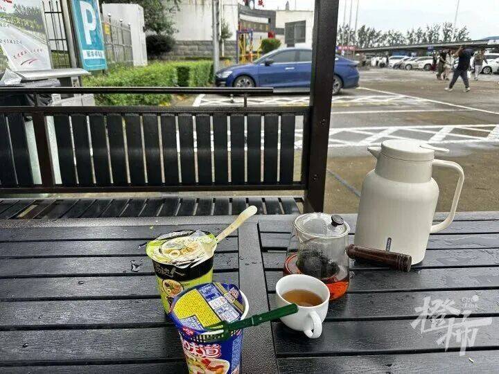 皇冠信用網哪里申请_“猪肝红”预警!有人深圳出发皇冠信用網哪里申请,15小时还没出广东…