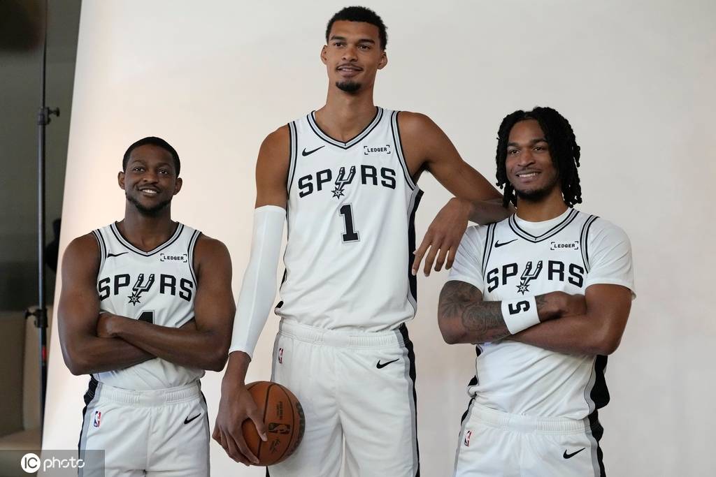 皇冠信用代理_30天30队马刺:文班化解血栓危机 重建又遇三PG难题