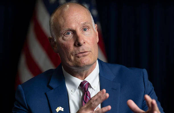 怎么注册皇冠信用網_美议员发癫:阿斯麦卖给中国芯片设备怎么注册皇冠信用網,损害美国利益