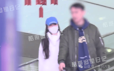 hga035会员注册_他俩没分手但被拍到吵架了hga035会员注册,吵得很凶......