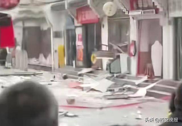 皇冠出租代理
_甘肃兰州一家小吃餐饮店内发生闪爆皇冠出租代理
,致1死2伤;闪爆波及周边5间商铺,多辆车被水泥砖块砸到