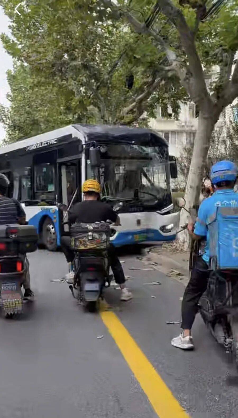 皇冠信用盘网址
_上海警方:叶某(男皇冠信用盘网址
,57岁)寻衅滋事,已被拘!