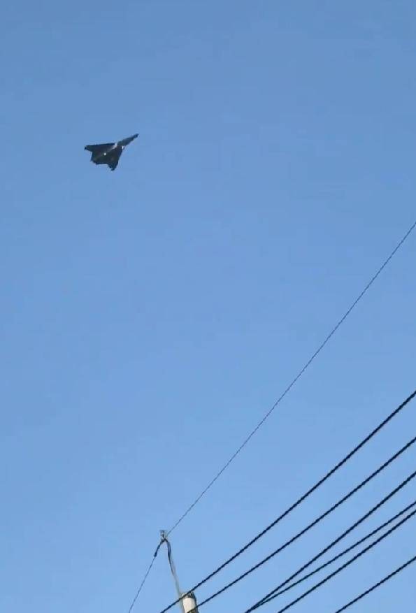 世界杯信用网如何注册
_无空速管世界杯信用网如何注册
,疑似第二架歼-50:美国精神胜利法,新六代机东亚决战