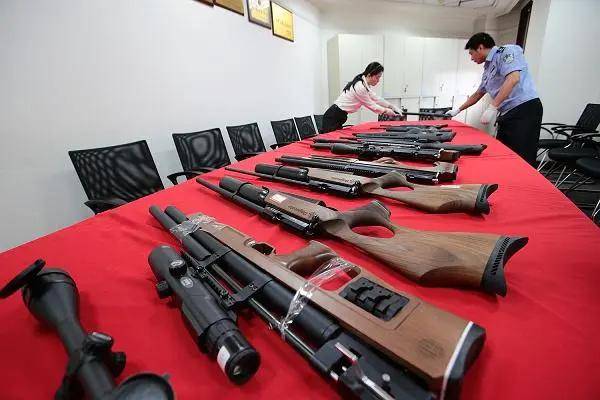 世界杯信用网正网
_头部中弹!近日安徽18岁男孩深夜遭遇枪击世界杯信用网正网
,枪是从哪来的?