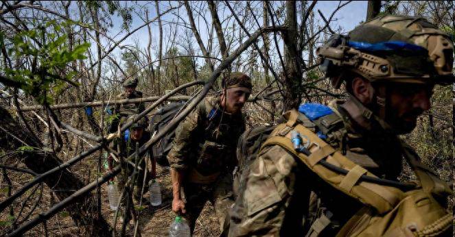 皇冠信用盘会员注册网址
_红军城大势已去皇冠信用盘会员注册网址
,乌军士兵倒戈投俄后,公开宣布泽连斯基才是乌克兰的敌人