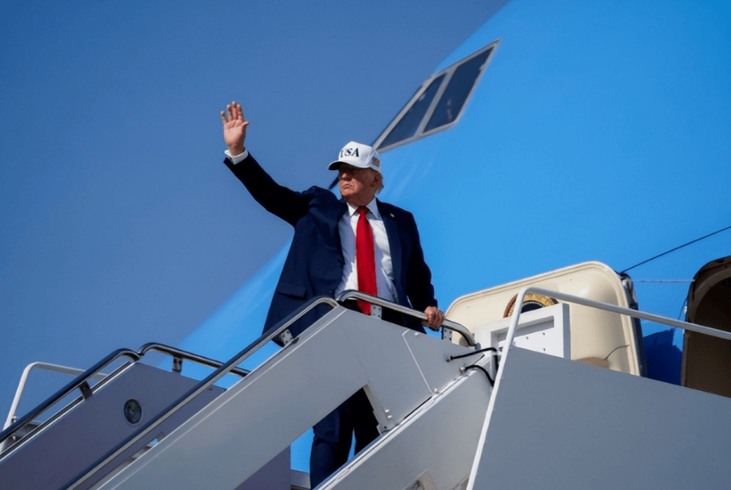 足球盘口注册
_会晤很成功足球盘口注册
,足足谈了100分钟,在中方临行之际,特朗普一路陪同