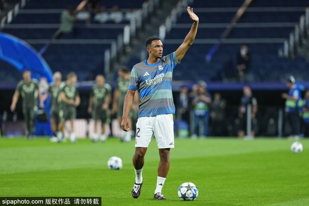 足球私人盘
_深度:斯洛特不狂不炸场 摇滚已死足球私人盘
!利物浦死于不愤怒