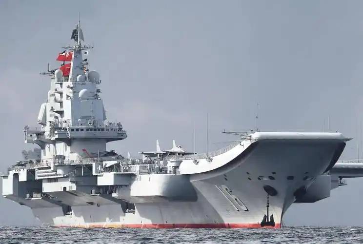 特伦托 vs 特彻哈萨斯
_美国航母“尼米兹”号特伦托 vs 特彻哈萨斯
,长期逗留中方黄岩岛,055率队大胆插入,打乱美军布局!