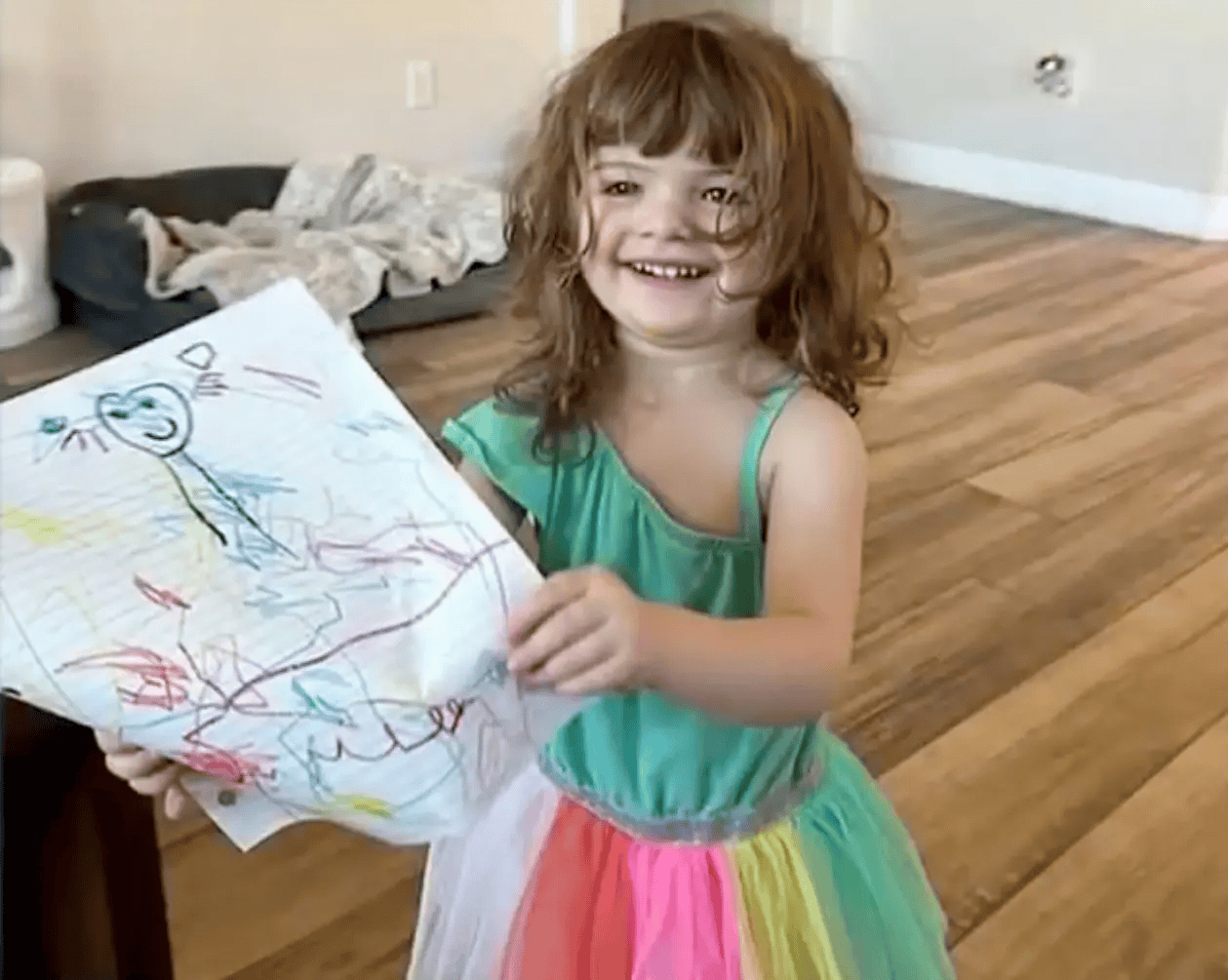 正版皇冠信用盘
_42℃高温下正版皇冠信用盘
,美国一父亲在家看片喝酒,将2岁女儿留在车内致身亡,入狱前自杀