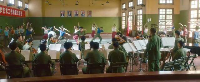 皇冠信用盘在哪里开通
_年代剧的墙皇冠信用盘在哪里开通
,为什么都是上白下绿?