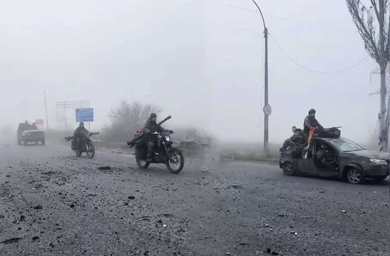 皇冠信用最新地址
_杀疯了！15万俄军趁大雾杀入红军城皇冠信用最新地址
，德媒顿感不妙：基辅朝不保夕