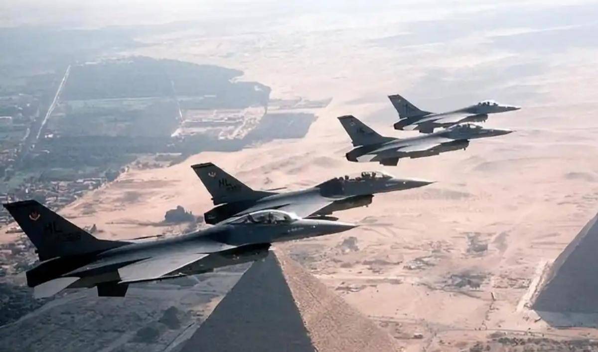 正版皇冠信用盘
_苏35在埃及惨败正版皇冠信用盘
！俄媒破防：输给了被中巴造“米格21”击落的阵风