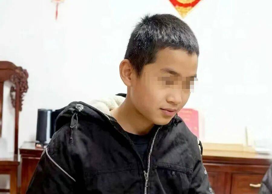 皇冠信用
_与哥哥发生争吵后被批评皇冠信用
,山东16岁男孩离家失联198天,无身份证无手机,家人四处找寻至今无线索